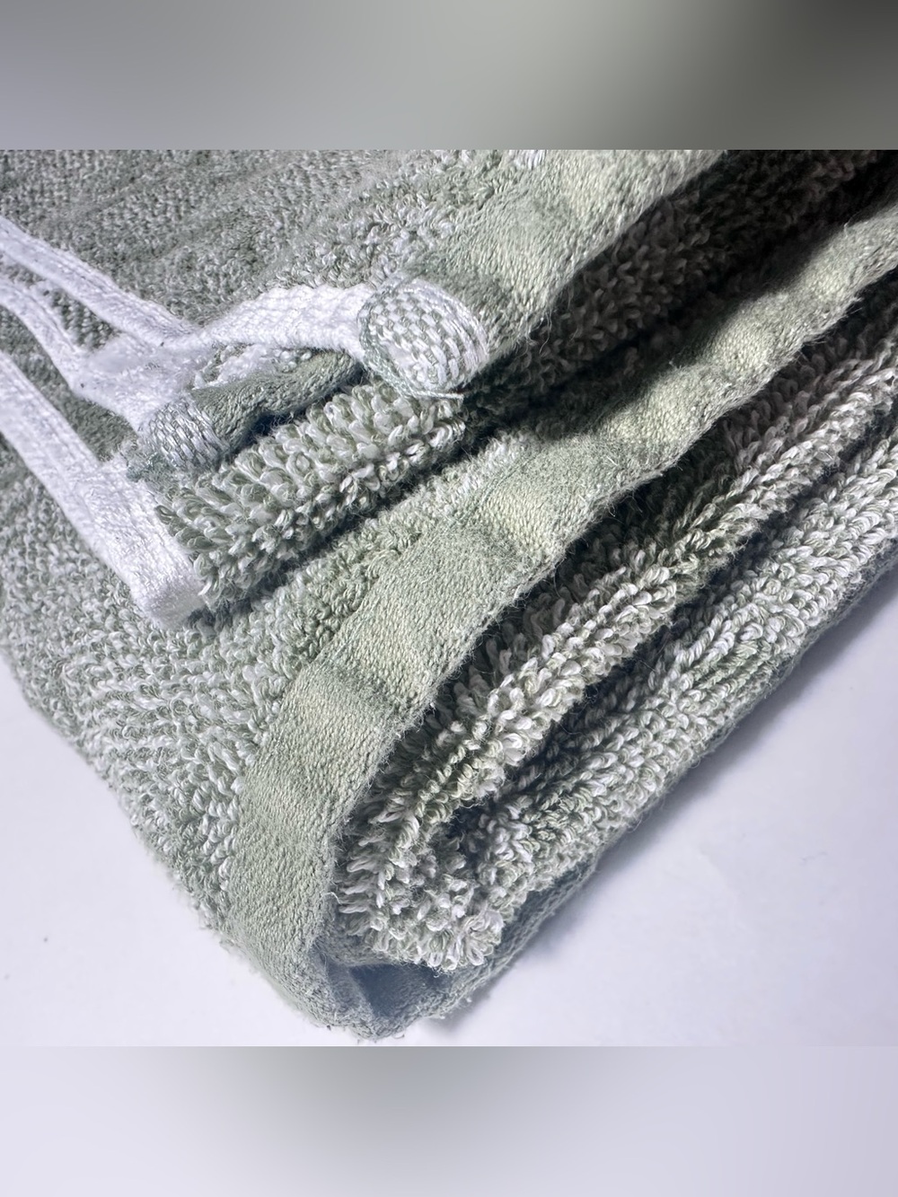 Threshold Bath Towel Floral Jacquard Light Green White 30” X 54” All Cotton 2023 - Picture 10 of 13